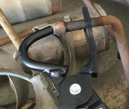 Щипці для зняття гумових кріплень підвіски вихлопної системи