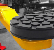 Резиновая подушка на автомобильный подъемник D=120мм с центральным отверстиям по