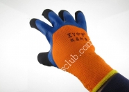 Защитные перчатки с покрытием, утеплённые.