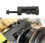 Устройство для зажима хомутов ШРУСа