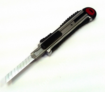 ASSIST Нож с металлической направляющей. 9 мм.